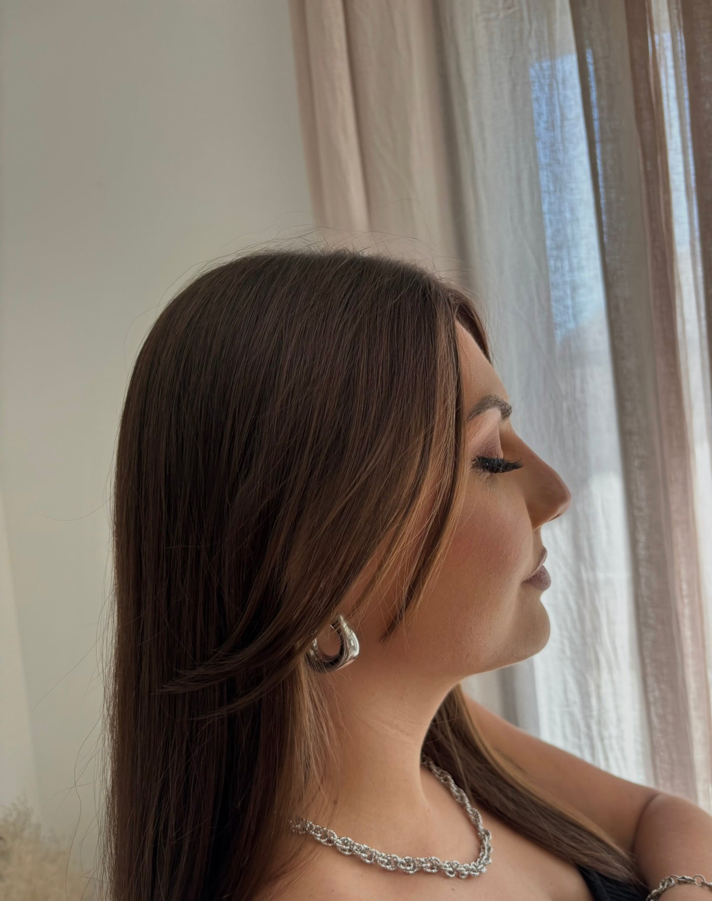 COLLIER LYA