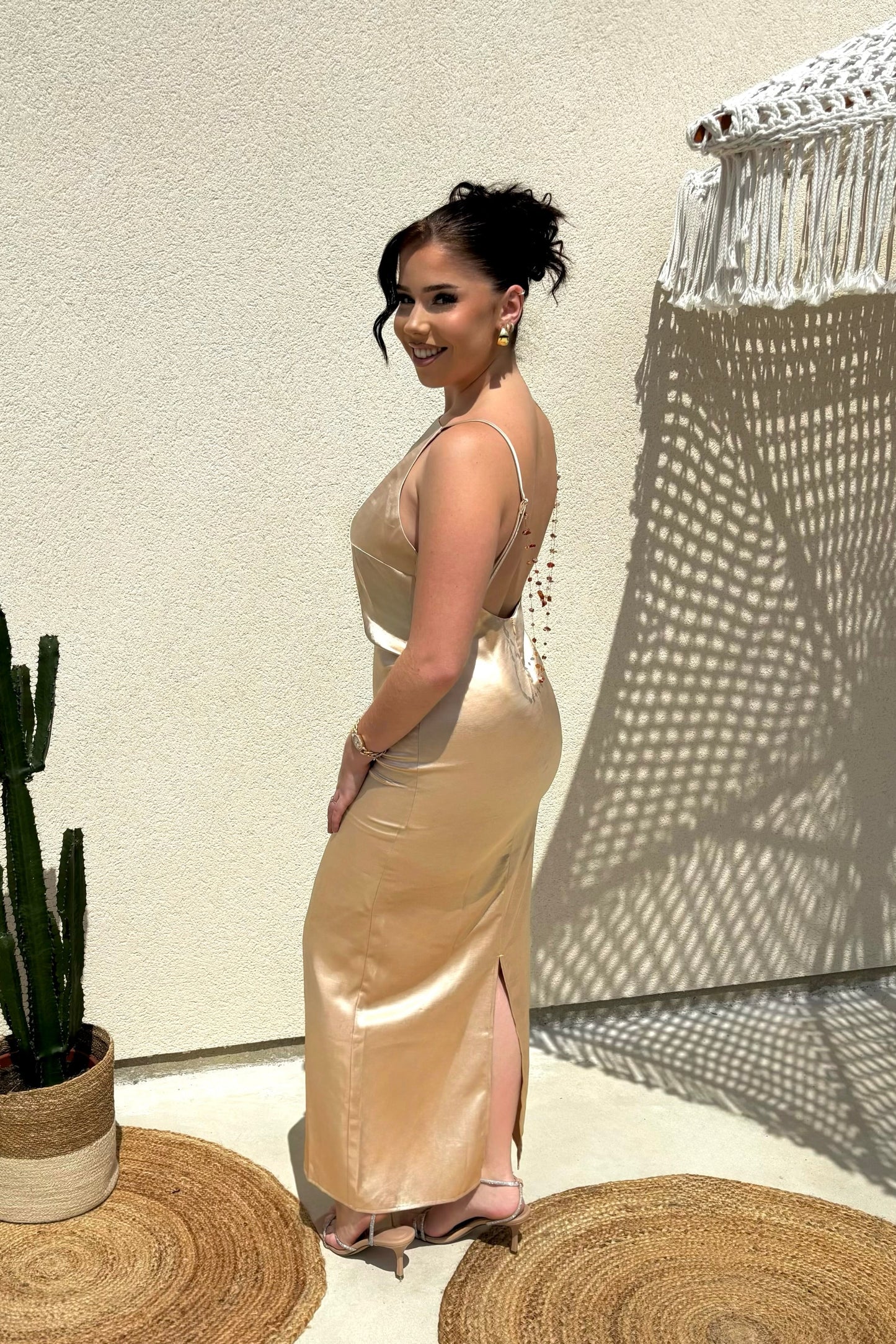 ROBE DOS NU MONA